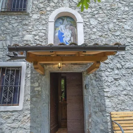 La Casa Del Bosco Holiday home Camerata Cornello