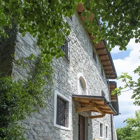 La Casa Del Bosco Holiday home Camerata Cornello